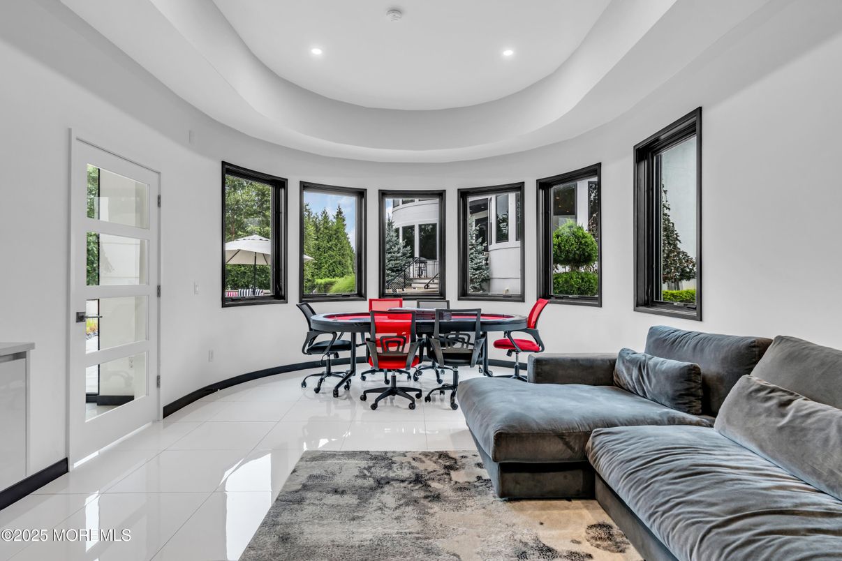 Dining room, Interior, Living room, Recessed Lighting