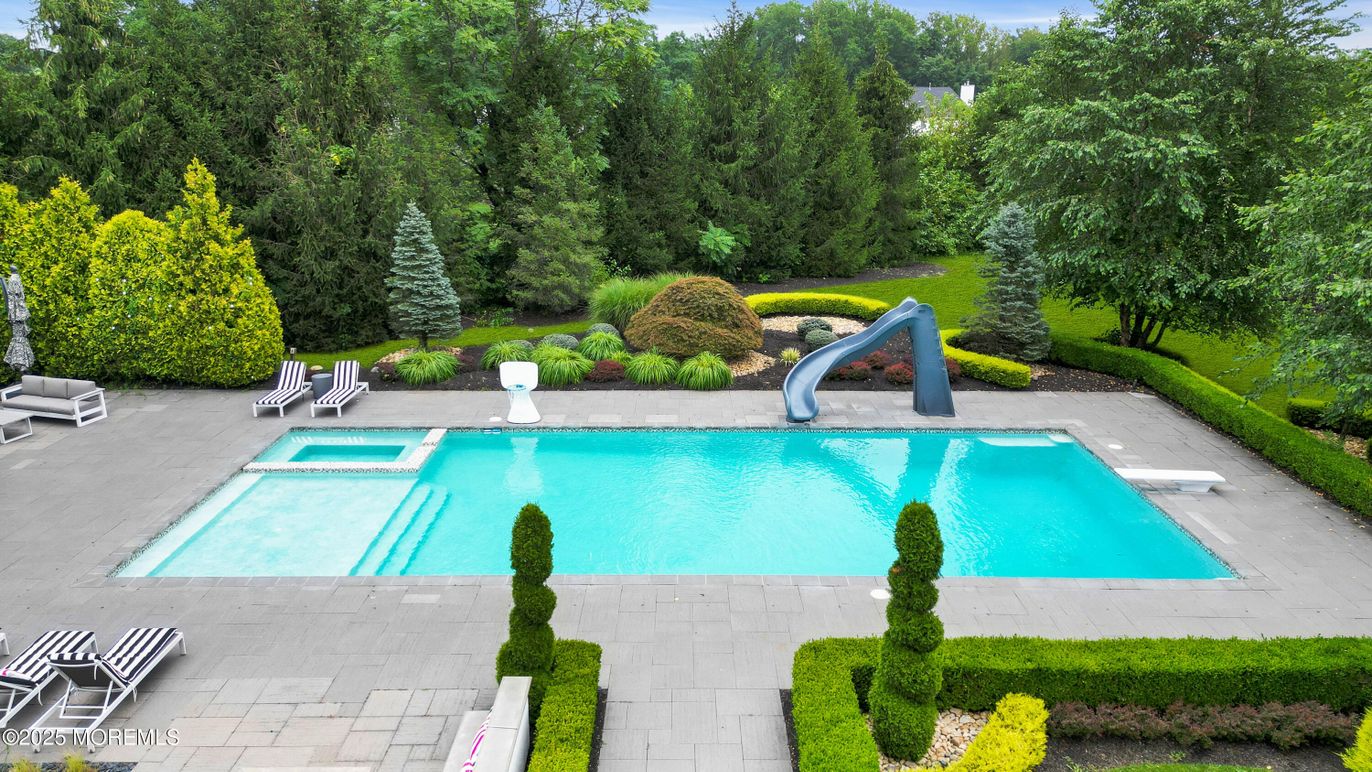 Exterior, Playground, Pool
