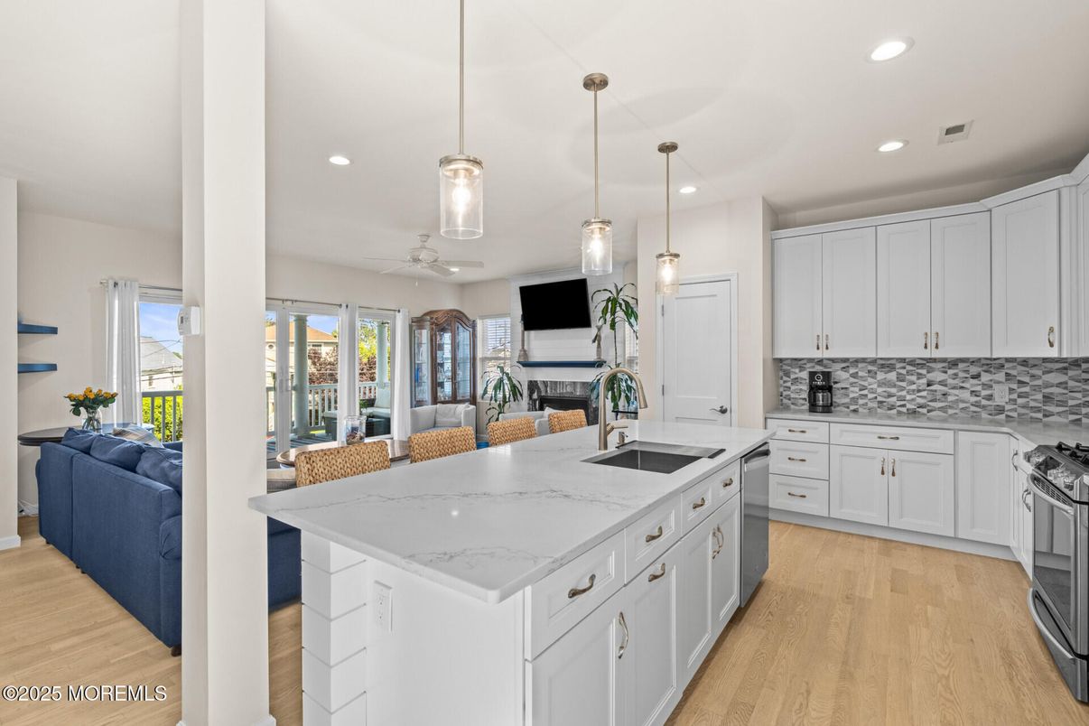 Fireplace, Interior, Kitchen, Pendant Lights, Recessed Lighting, Wood Texture Flooring