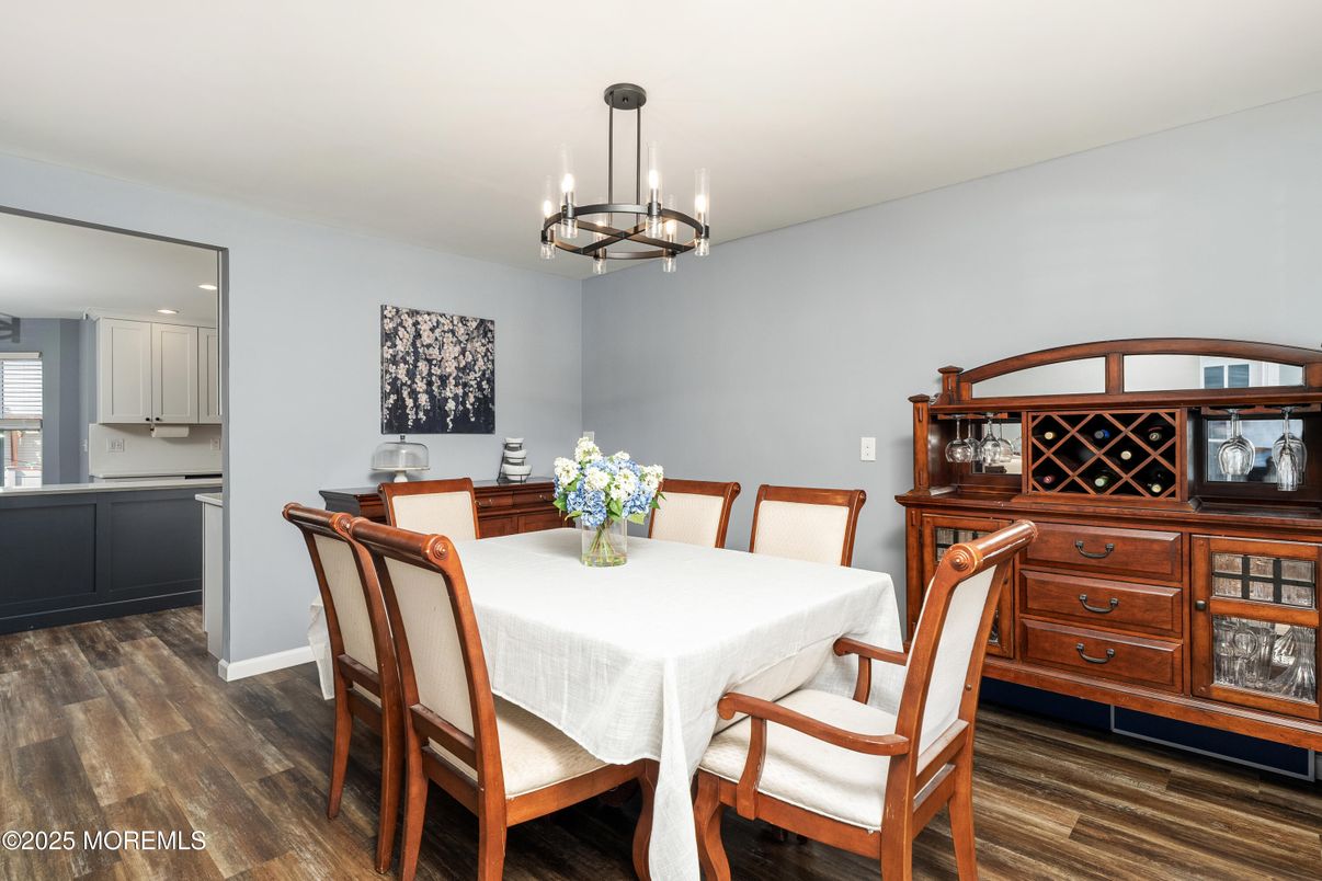 Chandelier, Dining room, Interior, Pendant Lights, Recessed Lighting, Wood Texture Flooring