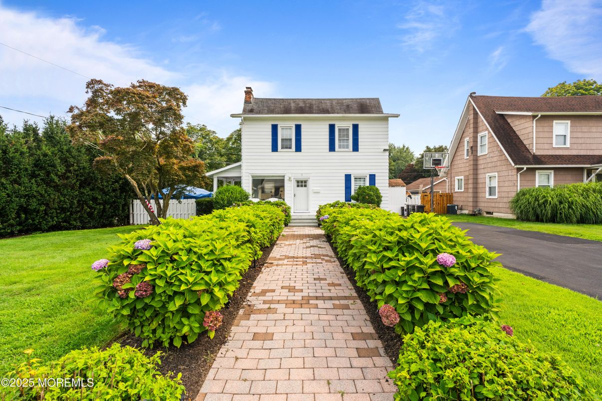 Exterior, Facade, Georgian