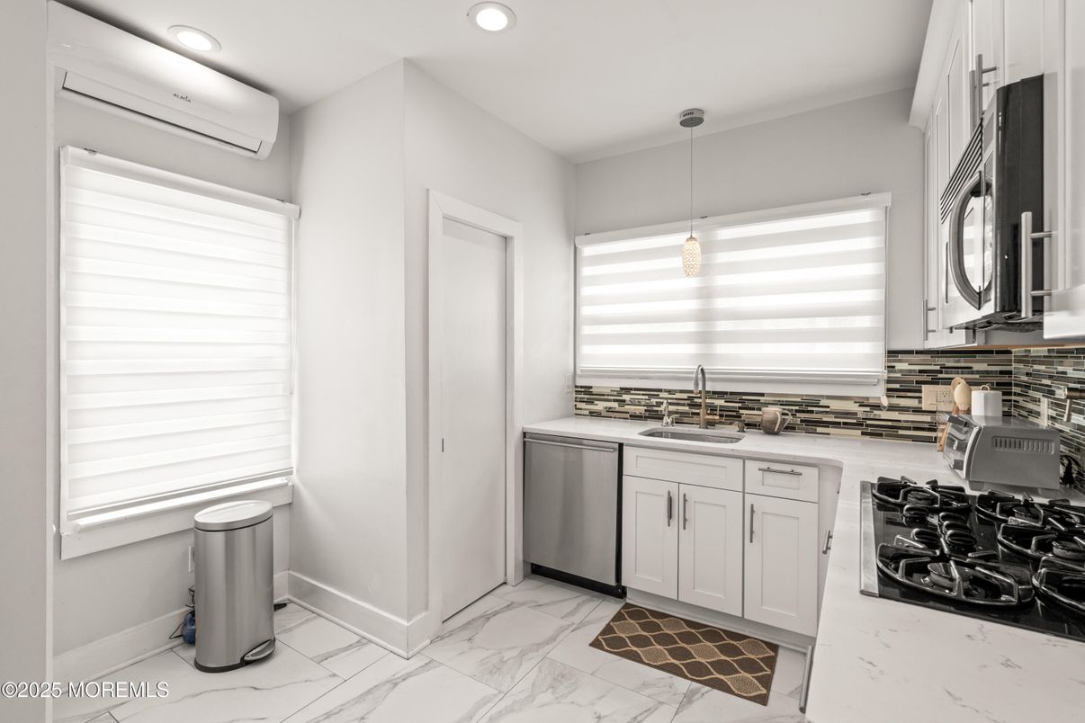 Interior, Kitchen, Marble, Pendant Lights, Recessed Lighting