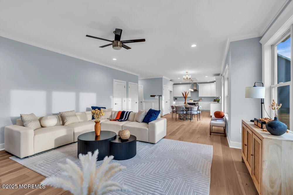 Dining room, Interior, Living room, Pendant Lights, Recessed Lighting, Wood Texture Flooring