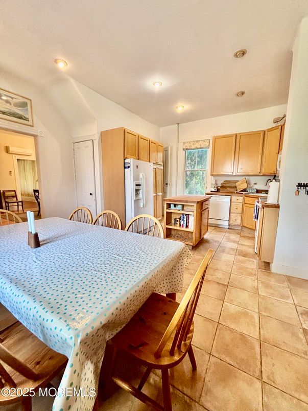 Dining room, Interior, Kitchen, Recessed Lighting