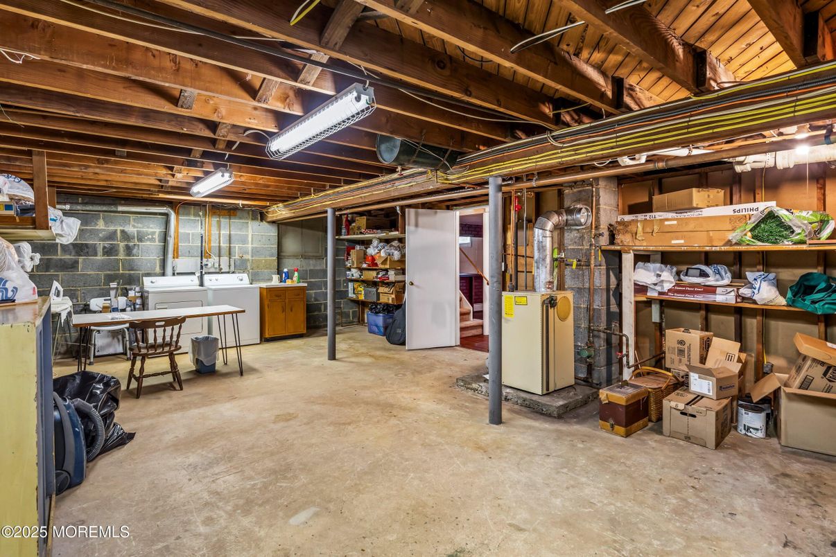 Interior, Washer, Wooden Beams, Wooden Ceilings