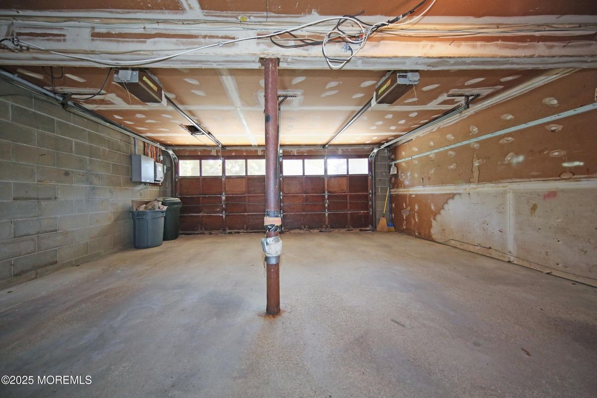 Garage, Interior