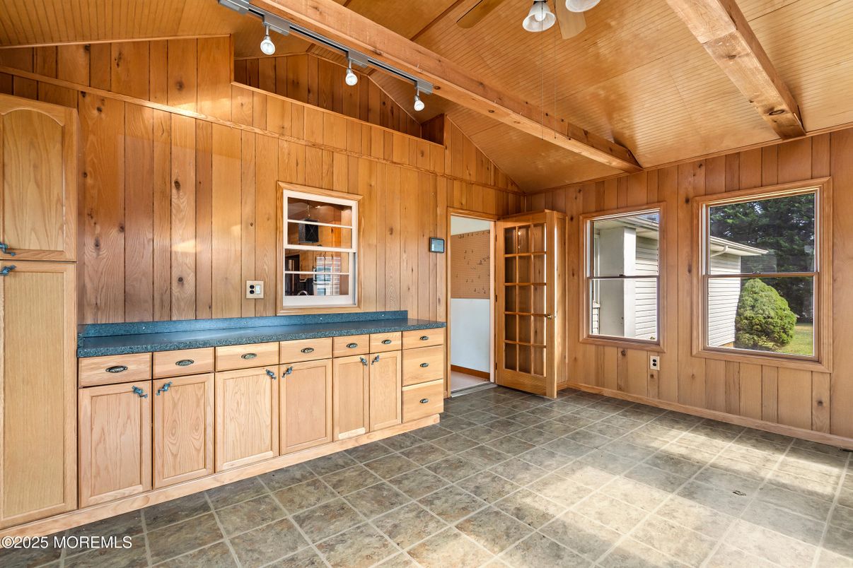 Empty room, Interior, Wooden Beams, Wooden Ceilings, Wooden Walls