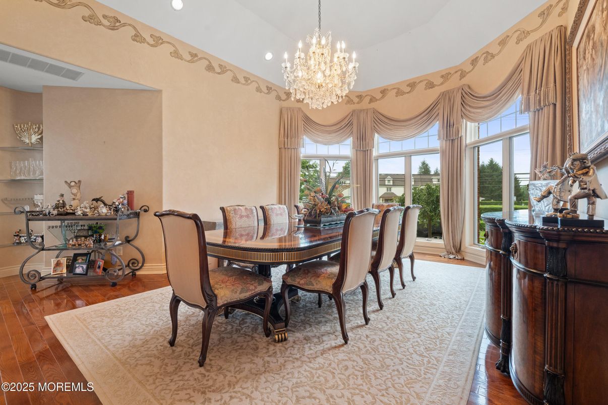 Chandelier, Dining room, Interior, Recessed Lighting, Wood Texture Flooring