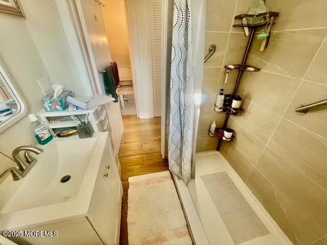 Bathroom, Interior, Wood Texture Flooring