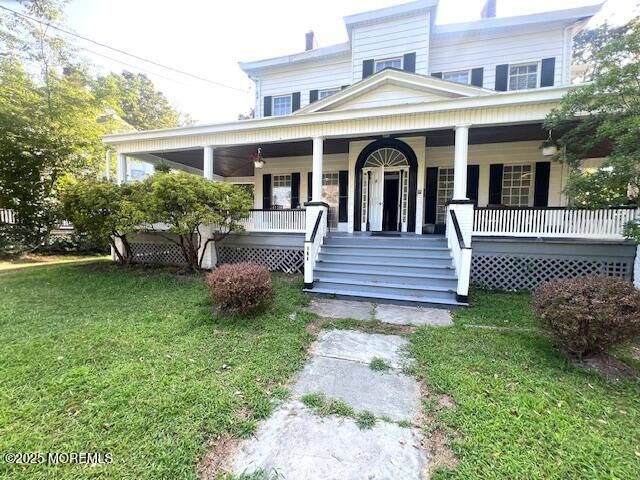 Exterior, Facade, American Foursquare