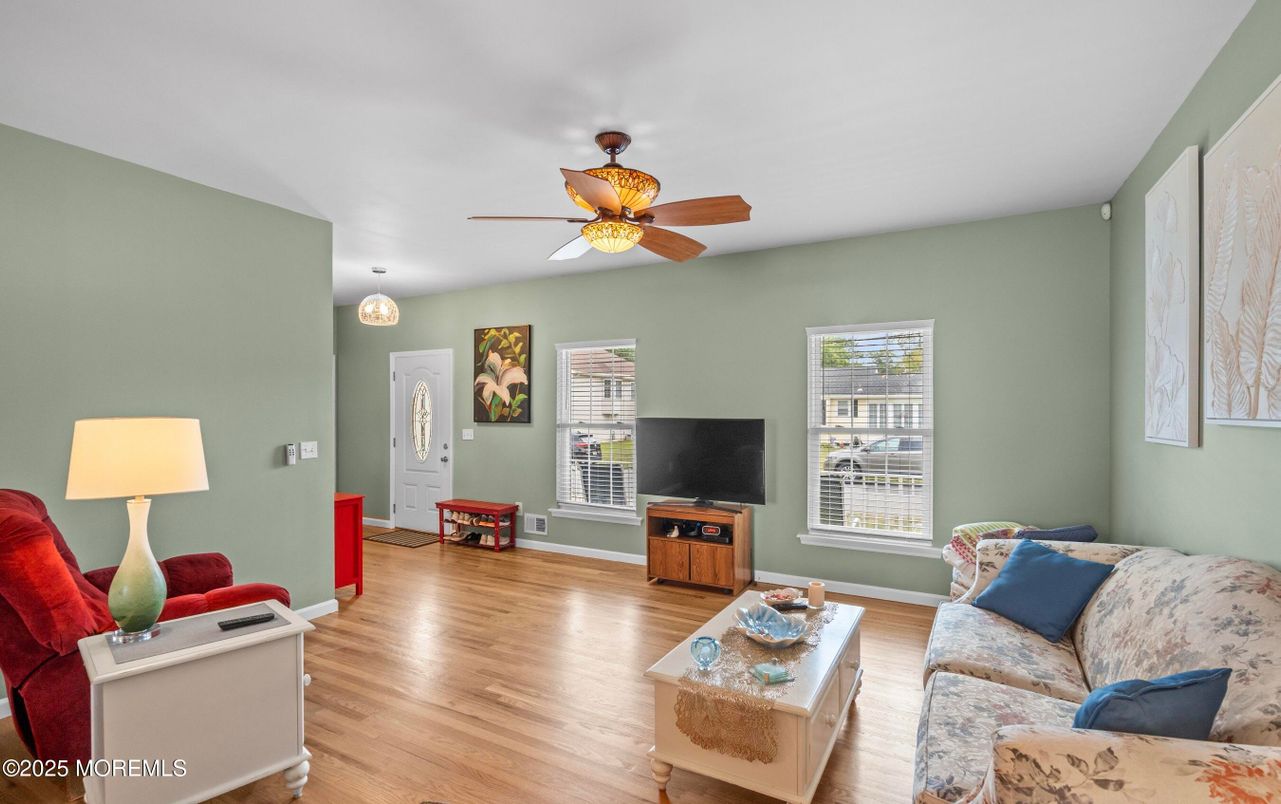 Interior, Living room, Pendant Lights, Wood Texture Flooring