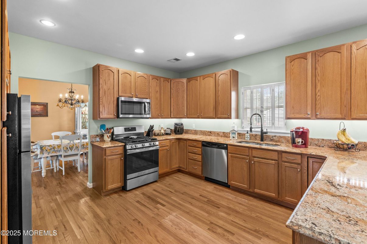 Chandelier, Dining room, Interior, Kitchen, Recessed Lighting, Wood Texture Flooring