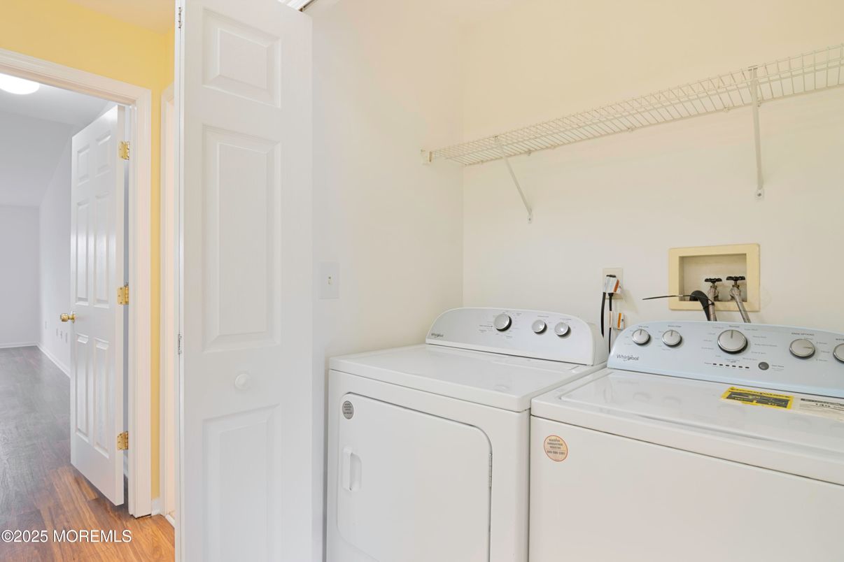 Interior, Utility Closets, Washer, Wood Texture Flooring