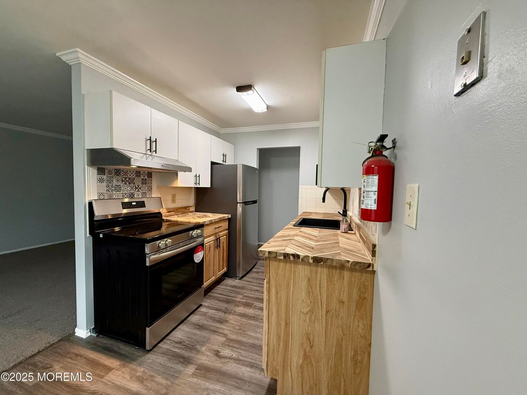 Interior, Kitchen, Wood Texture Flooring