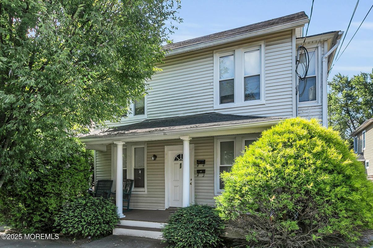 Exterior, Facade, American Foursquare