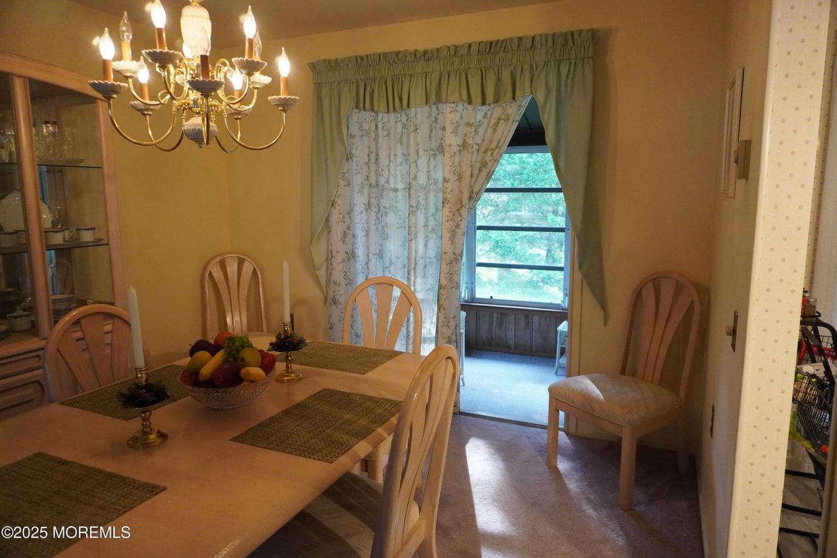 Chandelier, Dining room, Interior