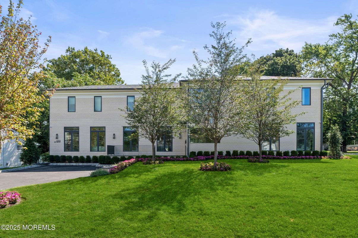 Backyard, Exterior, Facade, Georgian