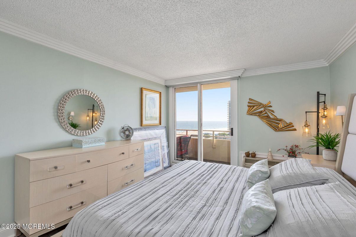 Bedroom, Interior, Water