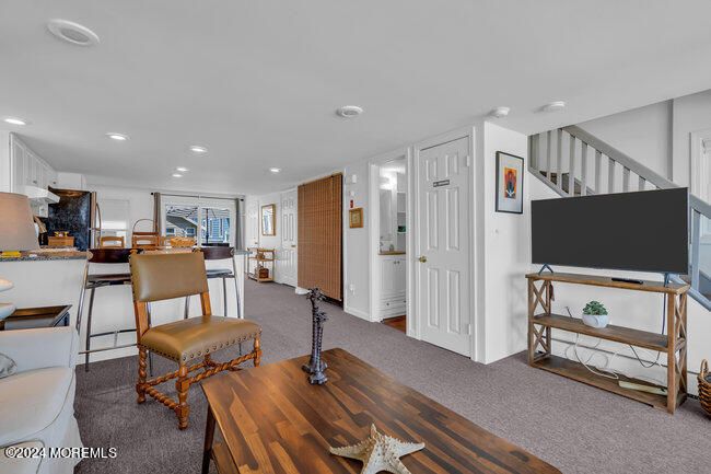 Dining room, Interior, Recessed Lighting