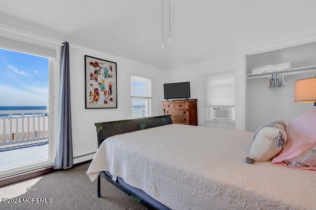 Bedroom, Interior, Water