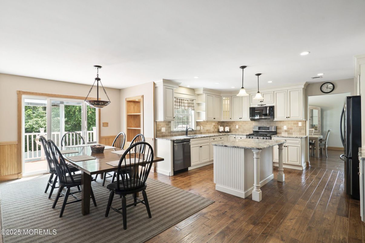 Dining room, Interior, Kitchen, Pendant Lights, Recessed Lighting, Stainless Steel Appliances, Wood Texture Flooring