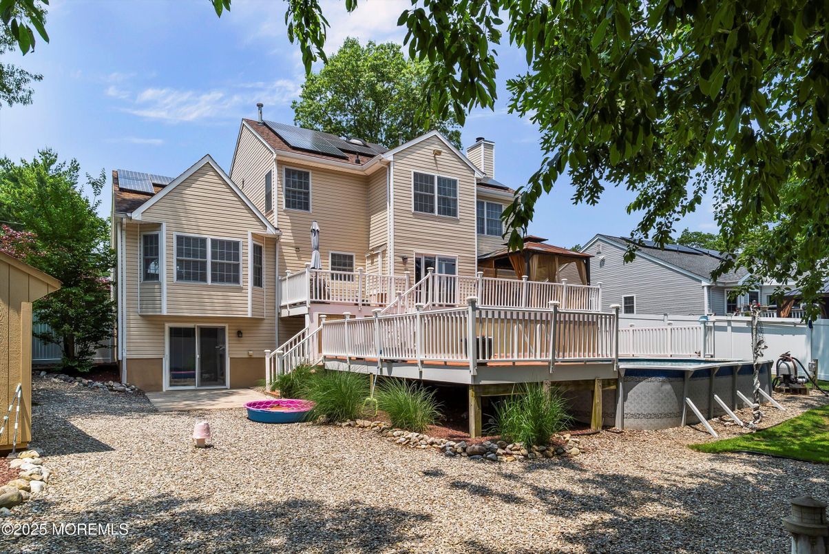 Exterior, Pool, Solar Panels