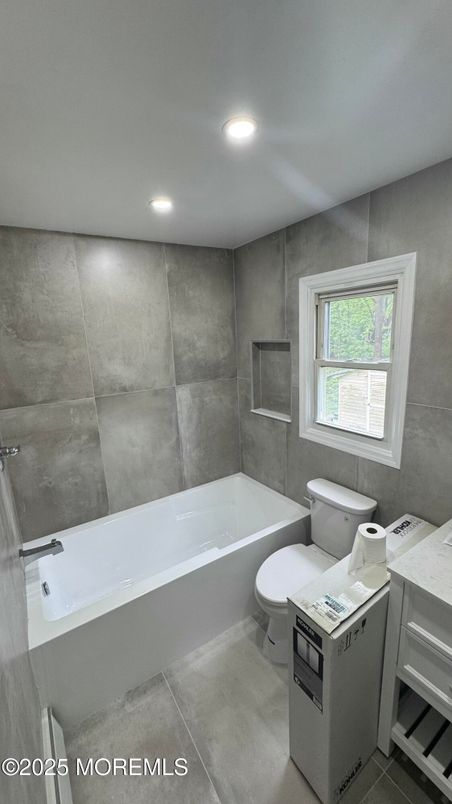 Bathroom, Interior, Recessed Lighting
