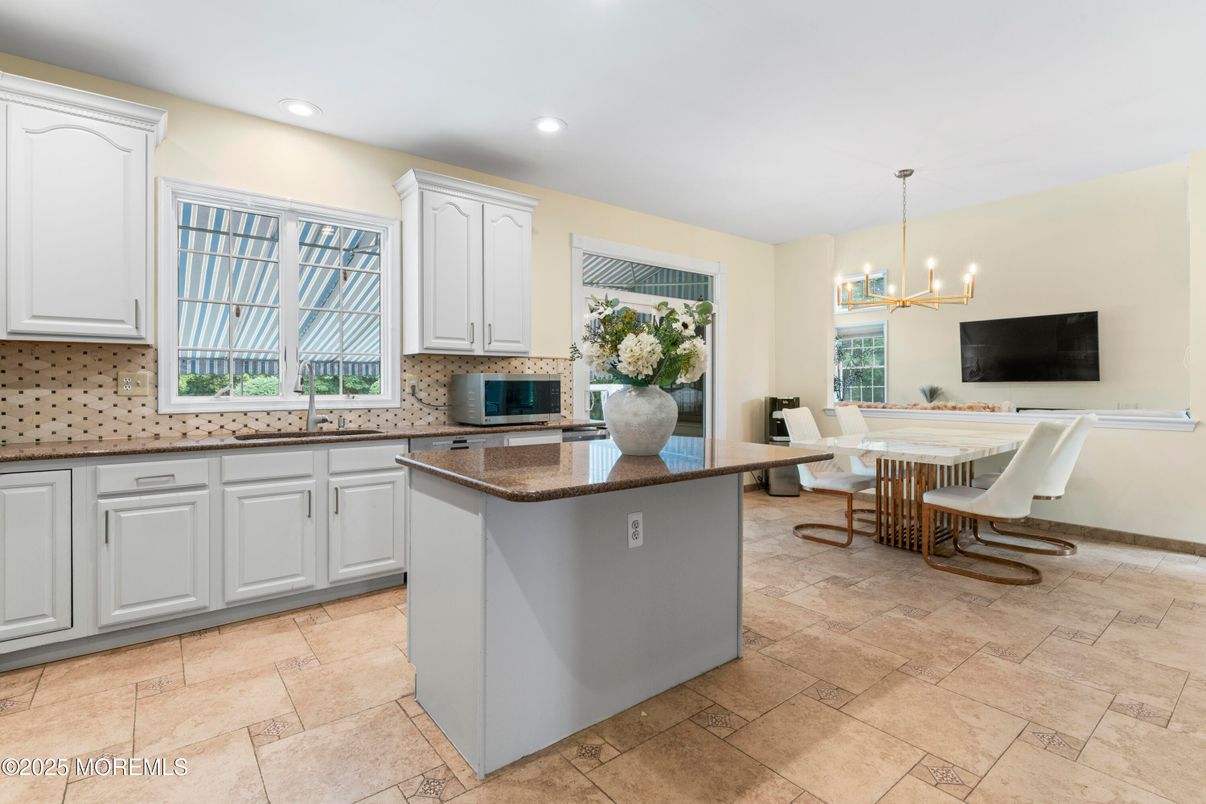 Dining room, Interior, Kitchen, Pendant Lights, Recessed Lighting
