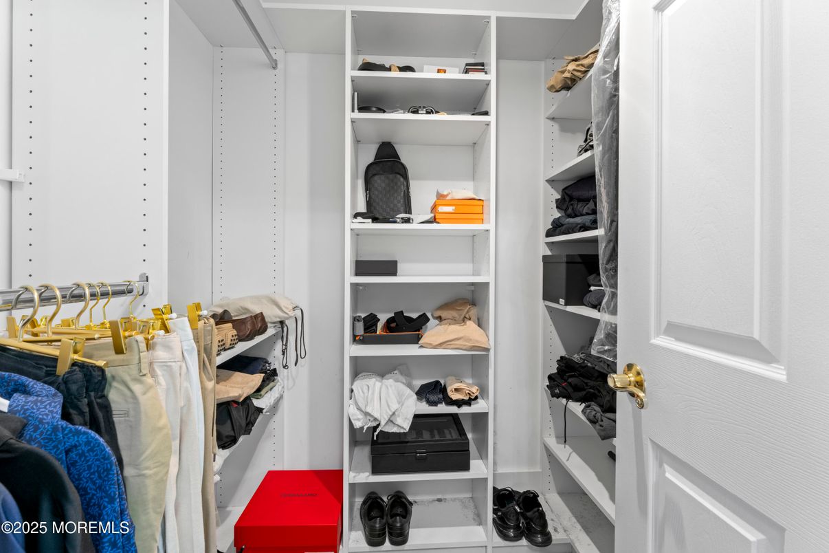 Interior, Walk-in Closets