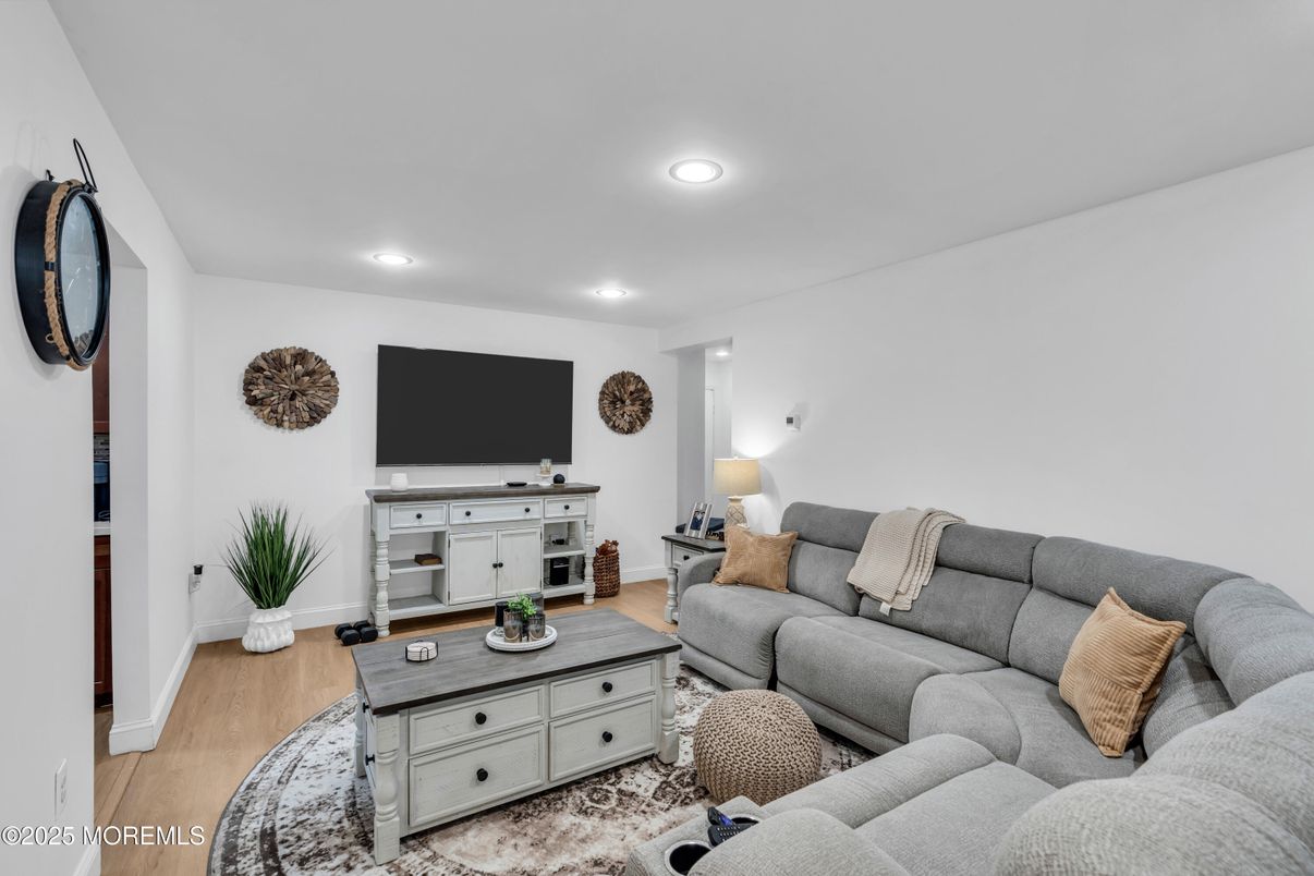 Interior, Living room, Recessed Lighting, Wood Texture Flooring