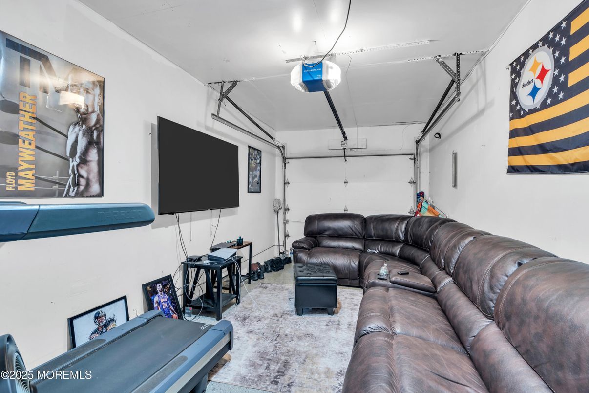 Garage, Interior