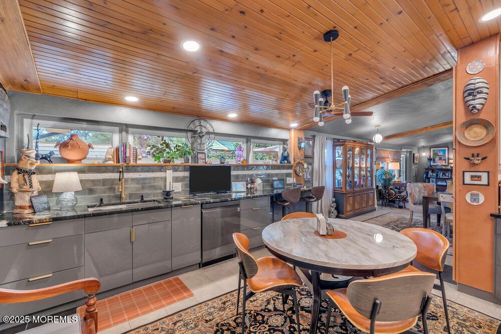 Dining room, Interior, Pendant Lights, Recessed Lighting, Wooden Ceilings