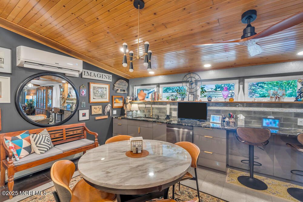 Dining room, Interior, Pendant Lights, Recessed Lighting, Wooden Ceilings