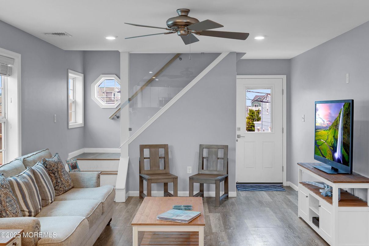 Interior, Living room, Recessed Lighting, Wood Texture Flooring