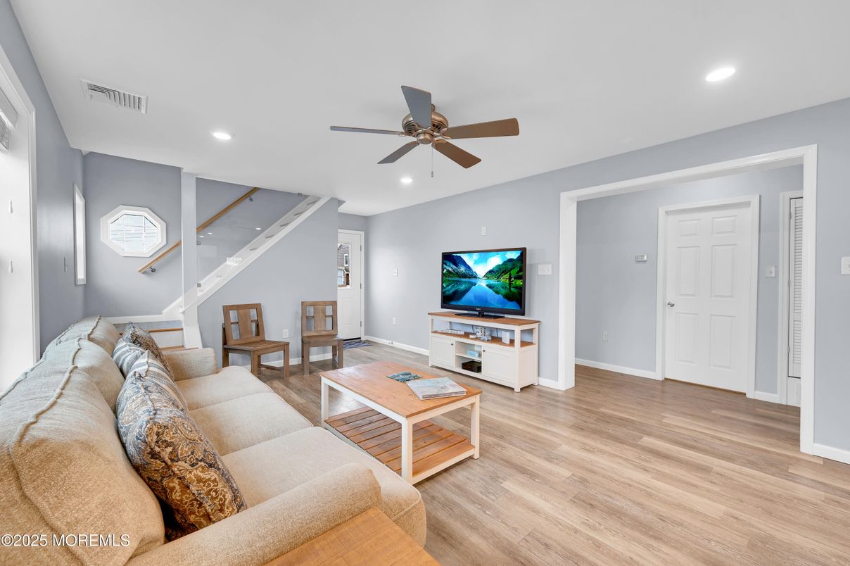Interior, Living room, Recessed Lighting, Wood Texture Flooring
