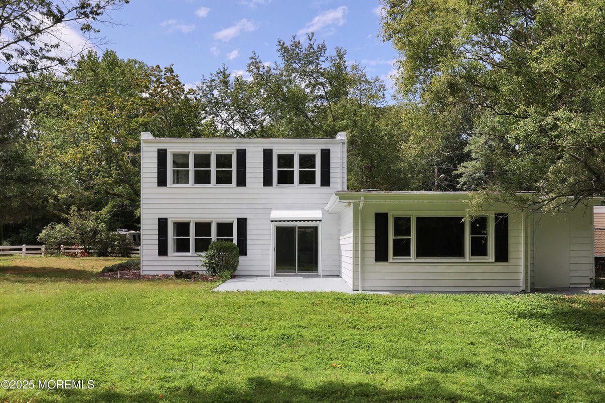 Backyard, Exterior, Facade, Split Level