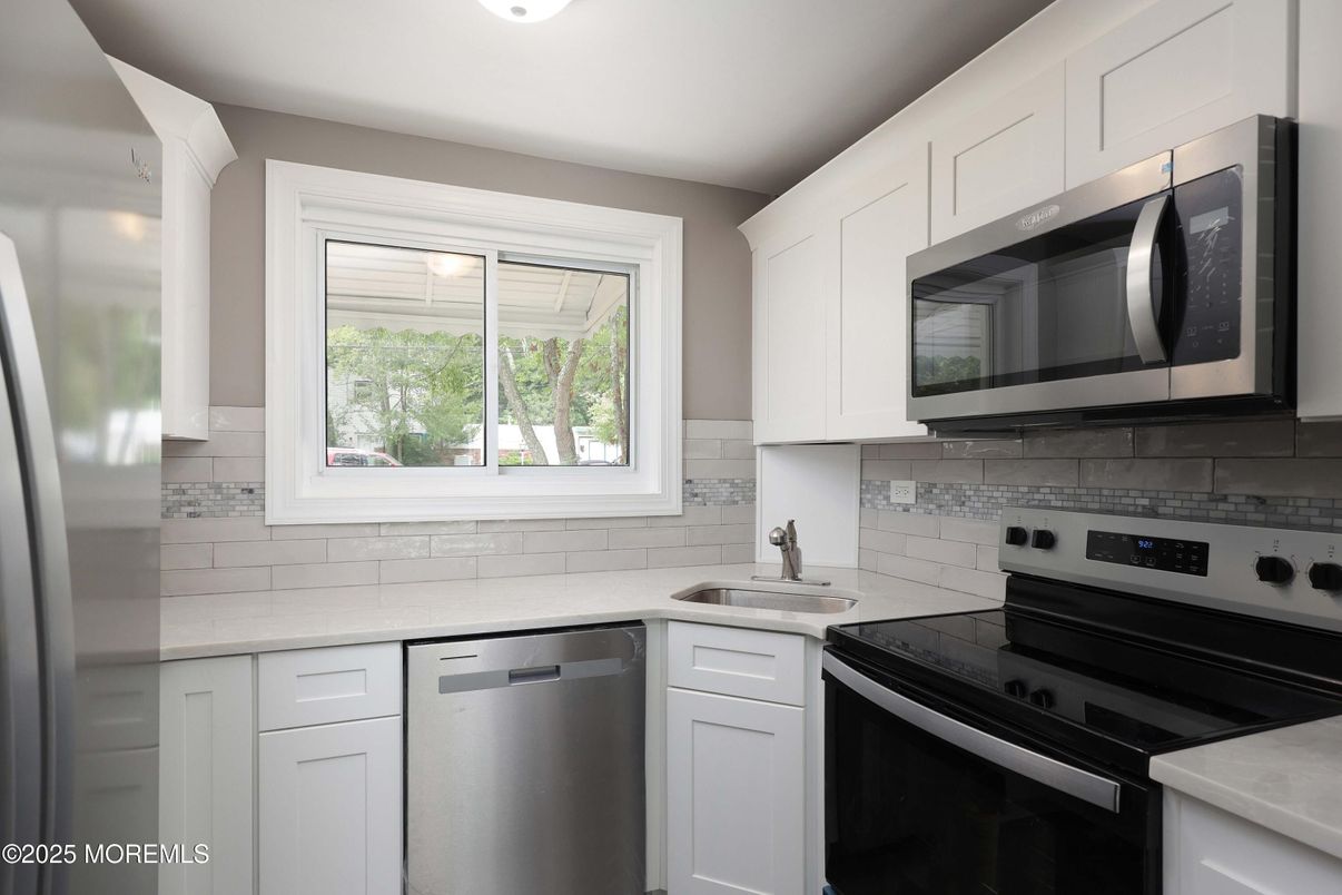 Interior, Kitchen, Stainless Steel Appliances