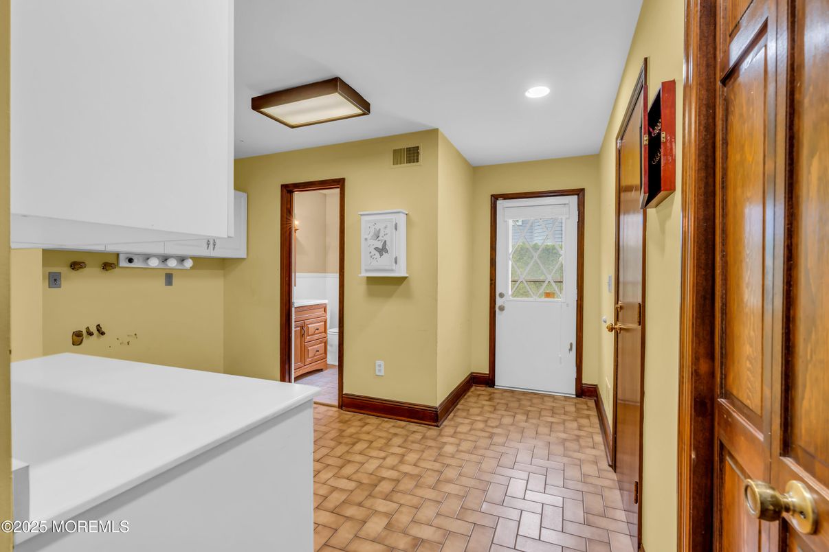 Interior, Recessed Lighting