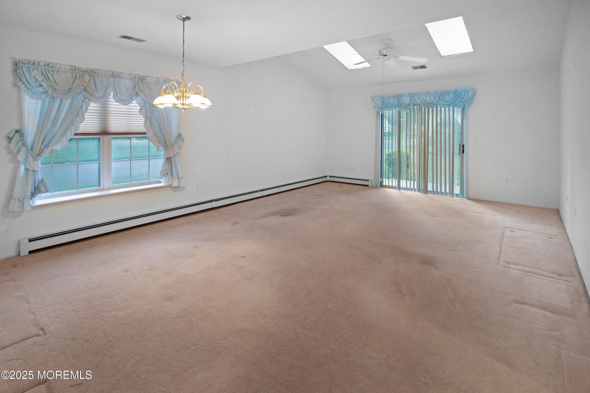 Chandelier, Empty room, Interior, Pendant Lights