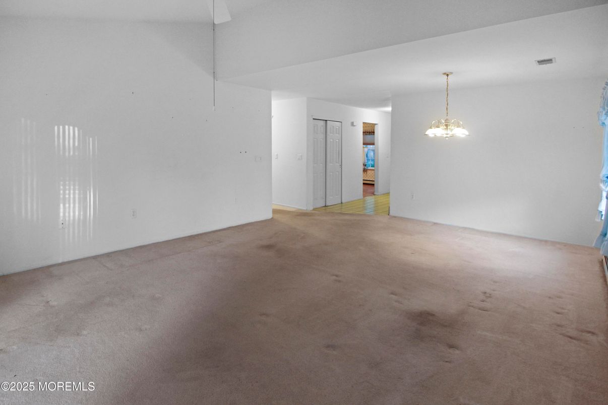 Empty room, Interior, Pendant Lights