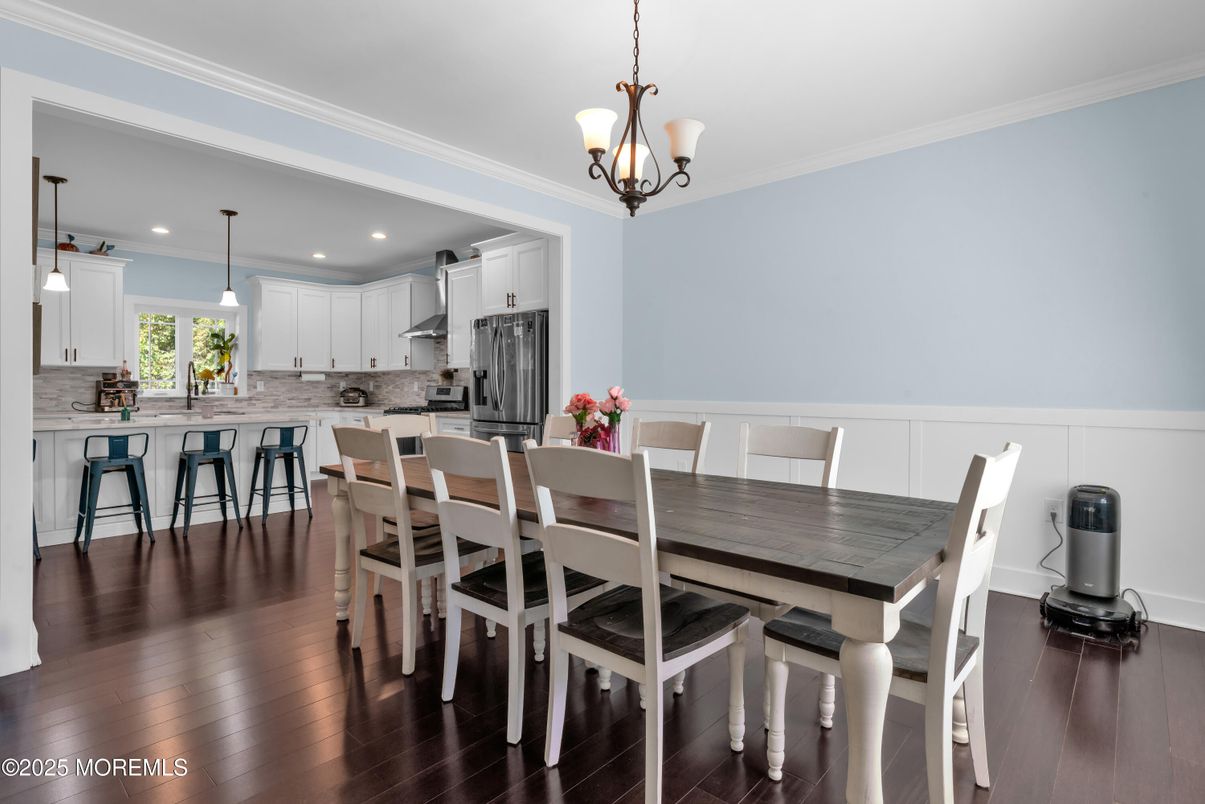 Dining room, Interior, Kitchen, Pendant Lights, Recessed Lighting, Wood Texture Flooring