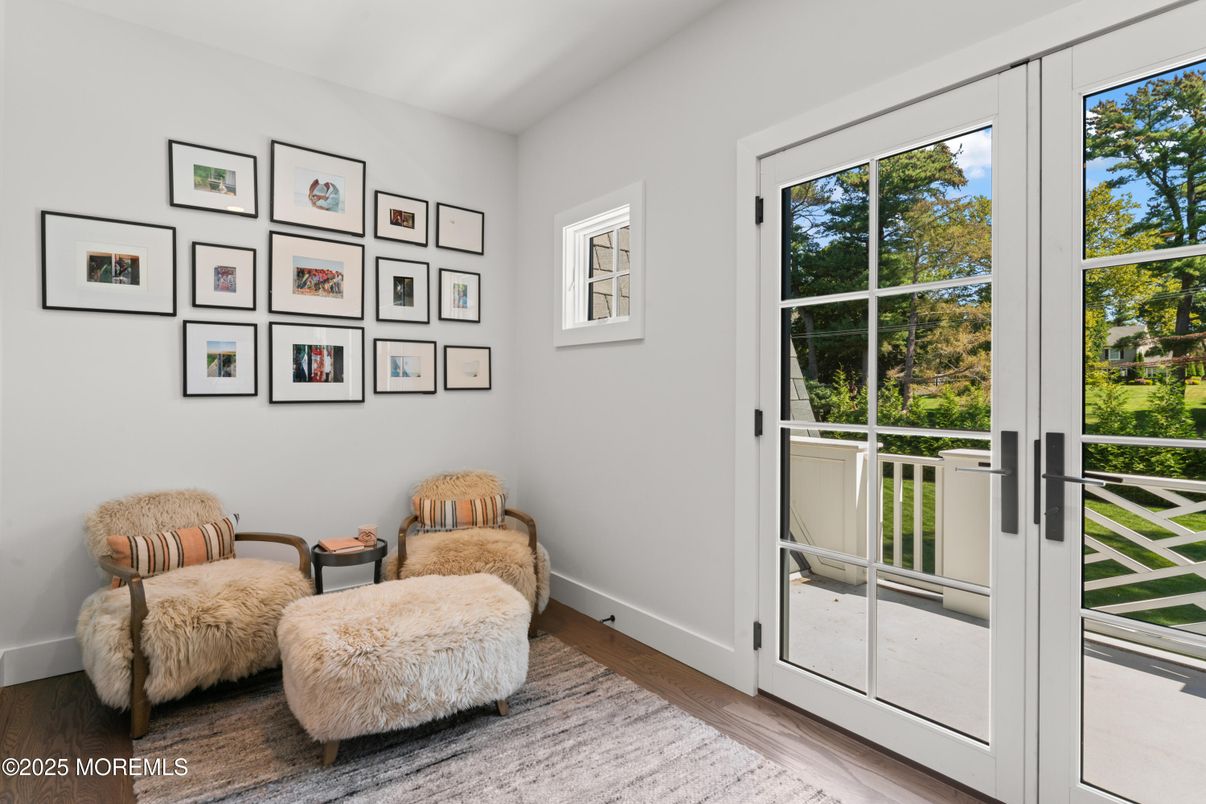 Interior, Sun Room, Wood Texture Flooring