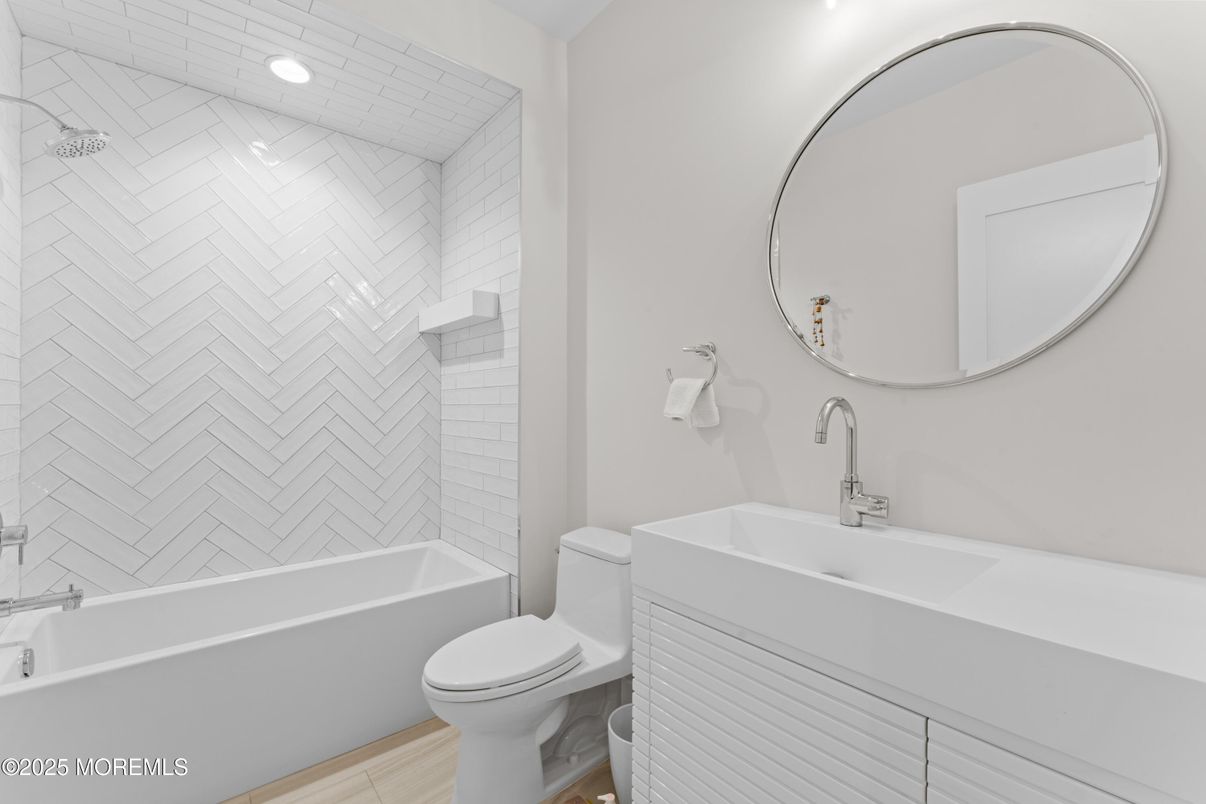 Bathroom, Interior, Recessed Lighting, Wood Texture Flooring