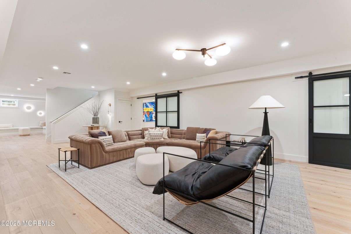 Interior, Living room, Recessed Lighting, Wood Texture Flooring