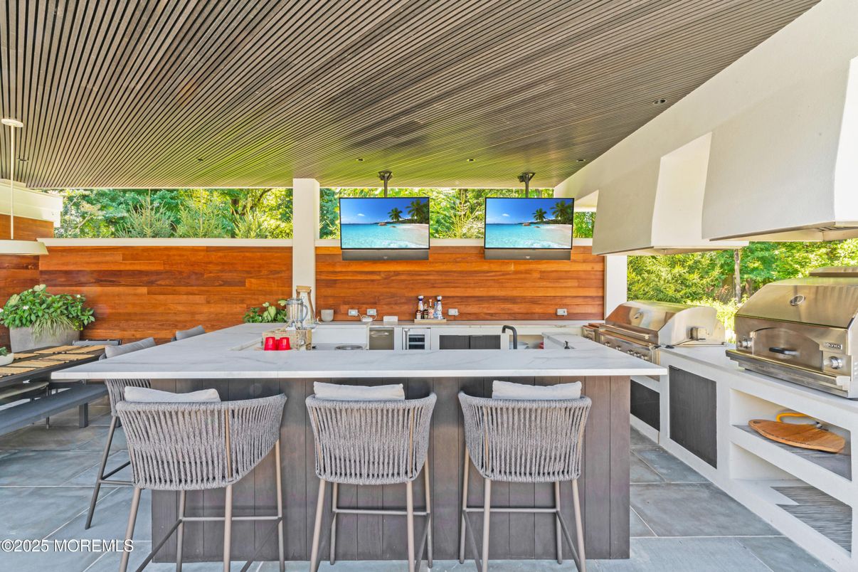 Exterior, Outdoor Kitchen
