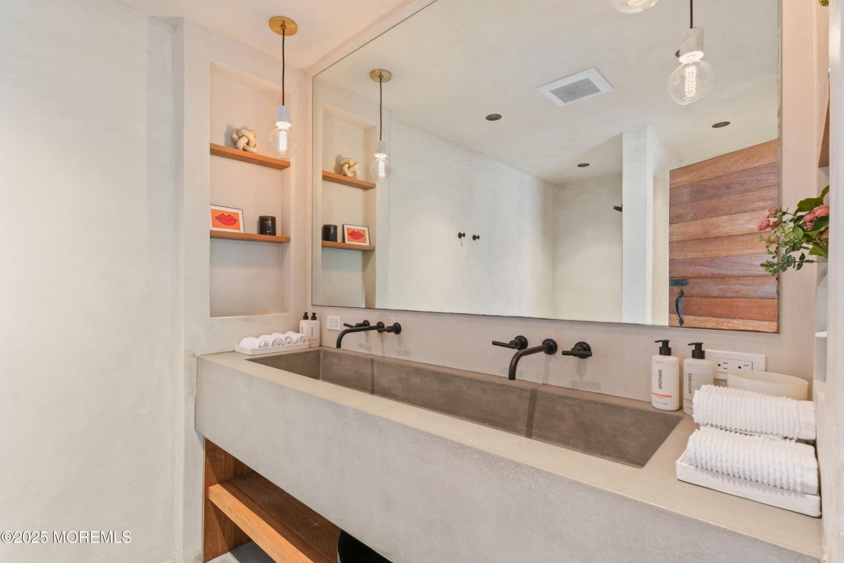 Bathroom, Interior, Pendant Lights, Recessed Lighting