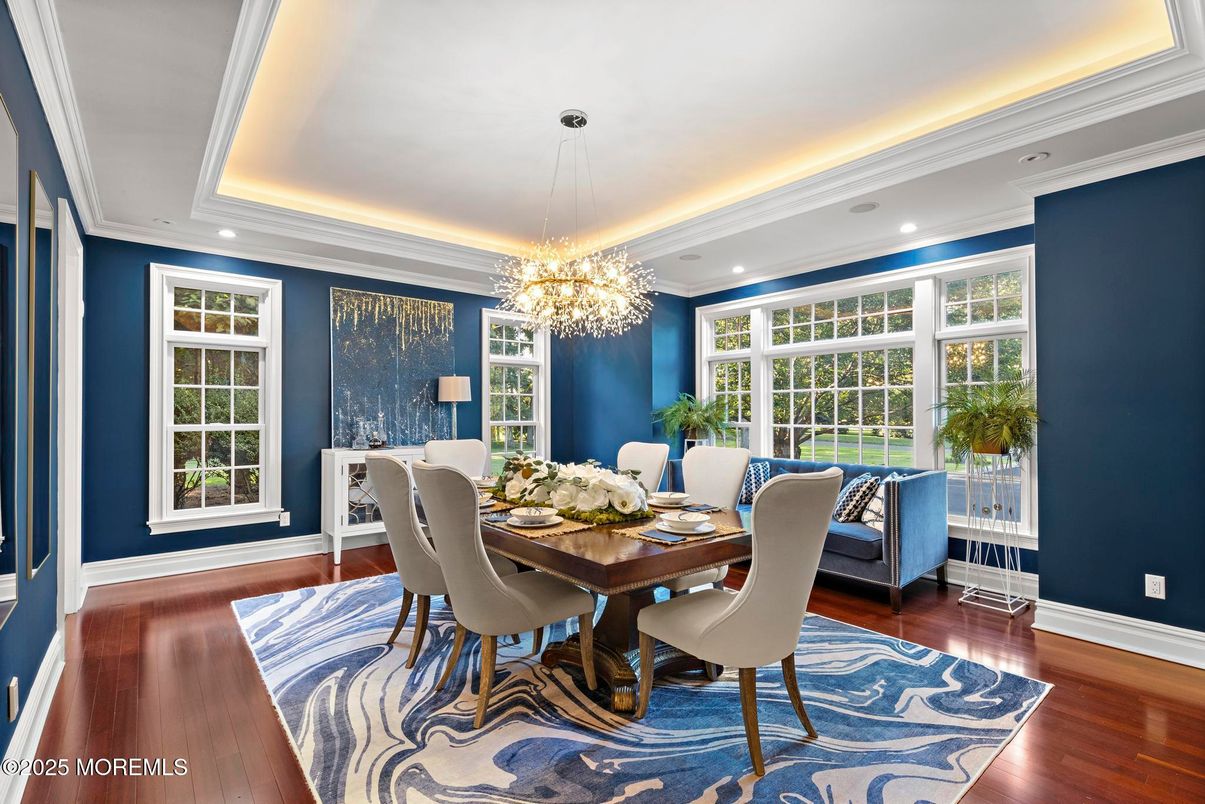 Chandelier, Dining room, Interior, Recessed Lighting, Wood Texture Flooring