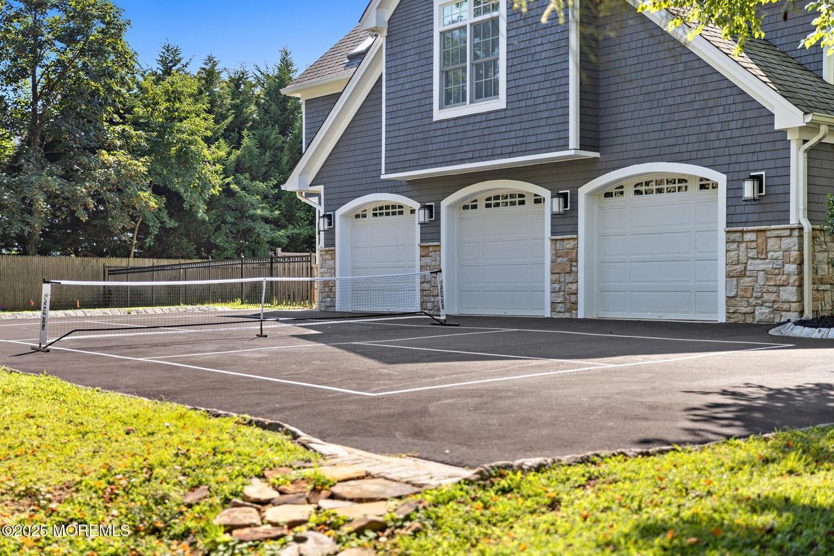 Exterior, Tennis Courts