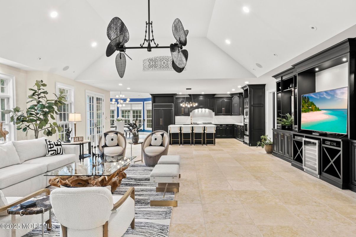 Dining room, Interior, Kitchen, Living room, Pendant Lights, Recessed Lighting, Stainless Steel Appliances