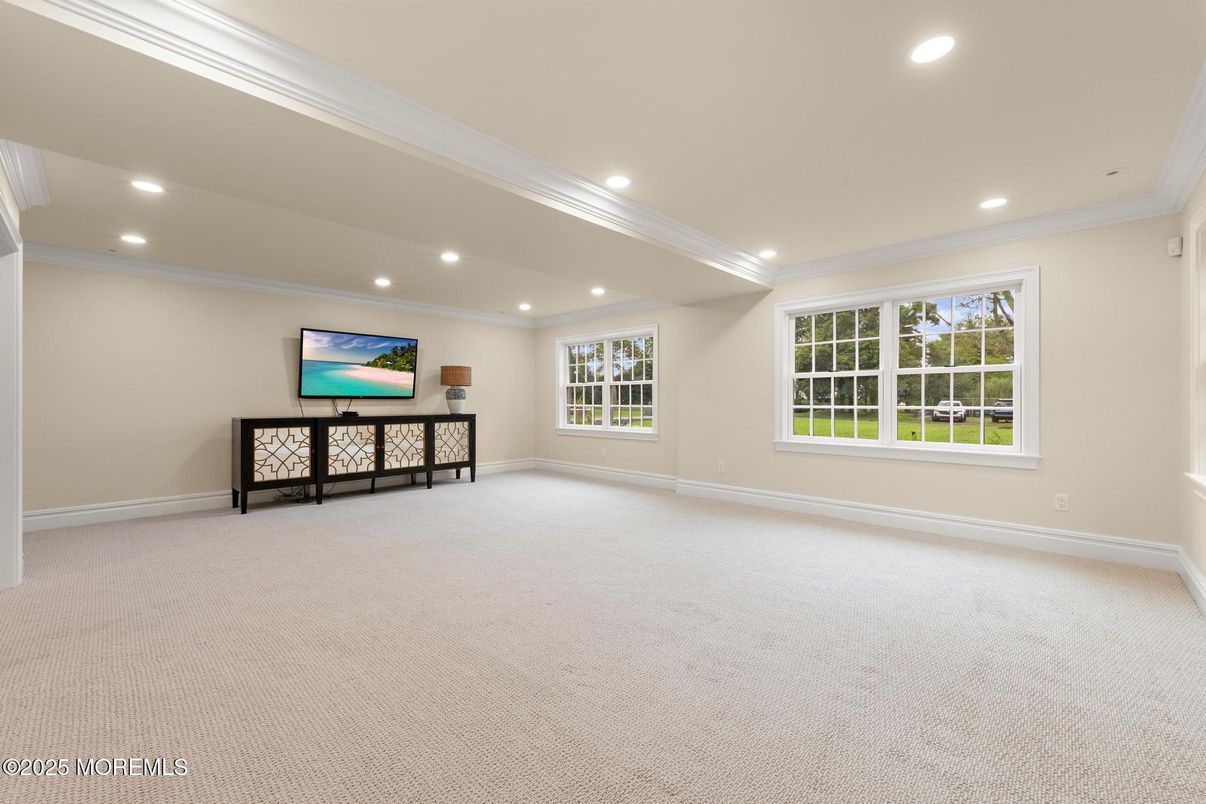 Empty room, Interior, Recessed Lighting
